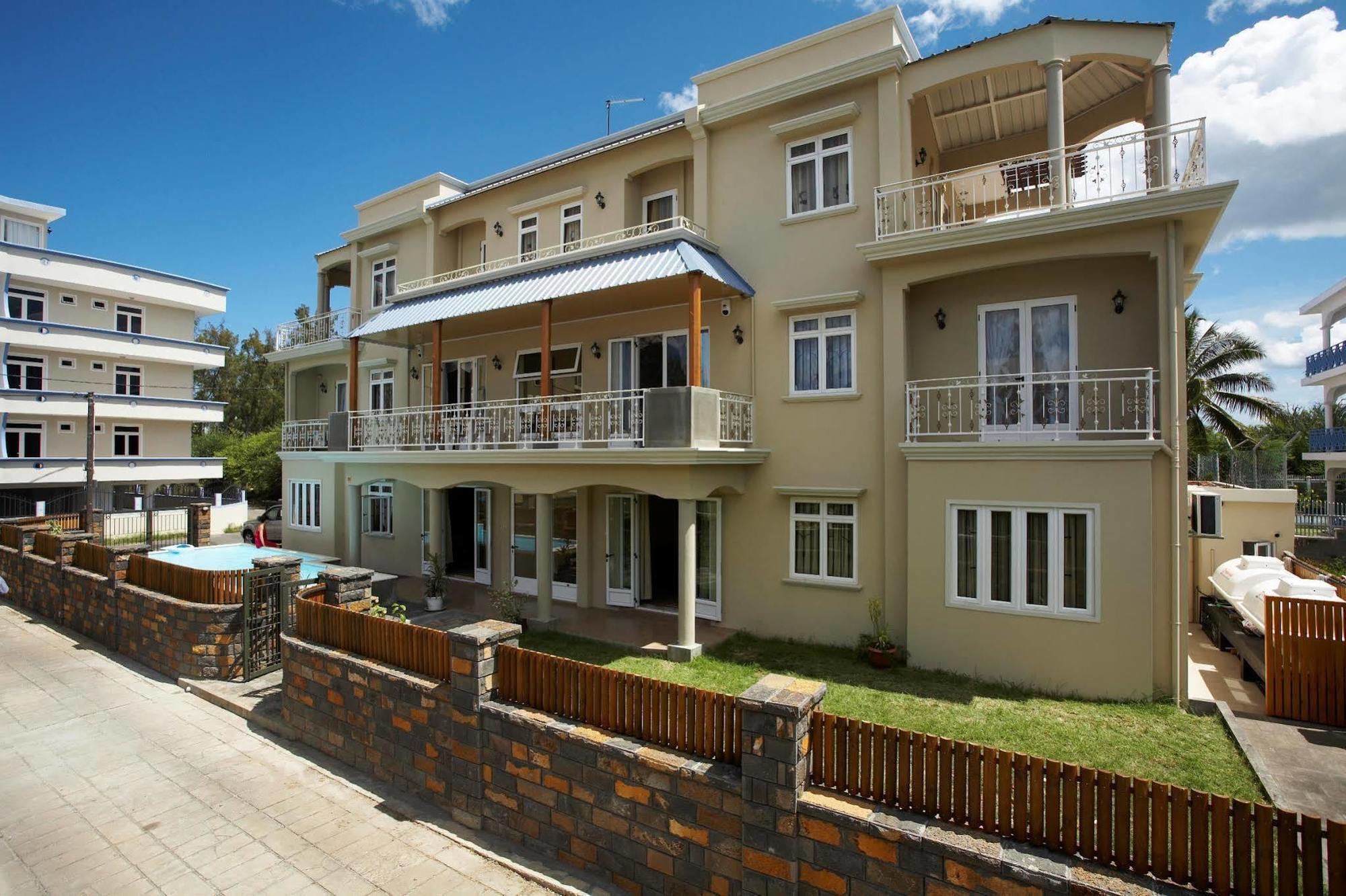 Jet Villa Flic en Flac Exterior photo
