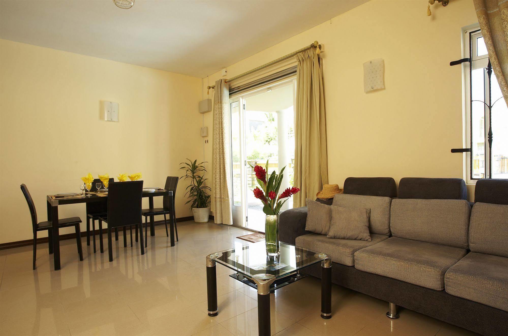 Jet Villa Flic en Flac Exterior photo